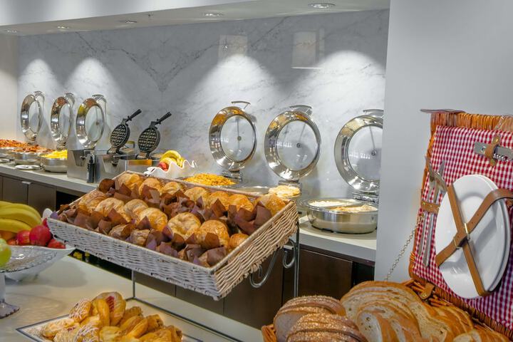Breakfast/Coffee Service 66 of 73