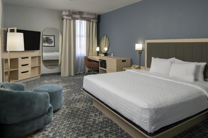 Hampton Inn & Suites Montgomery-Downtown