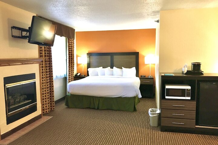 Room 14 of 77