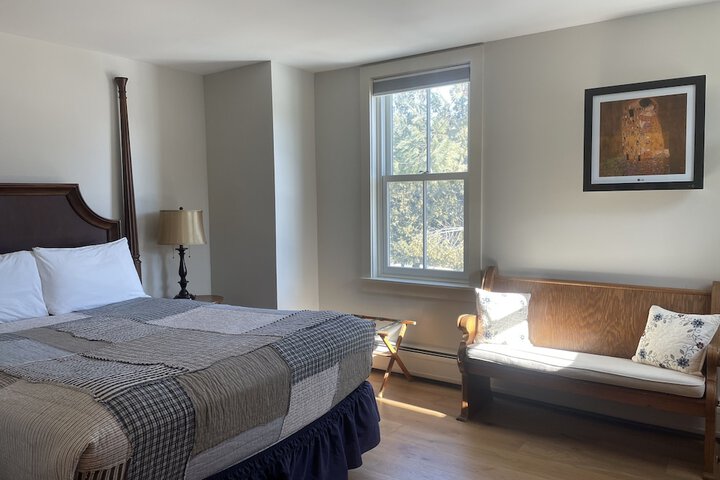 Room 12 of 99