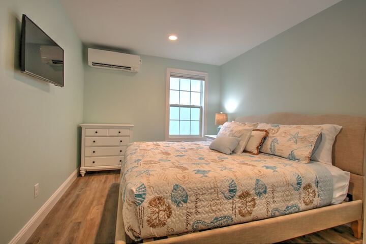 Room 33 of 70