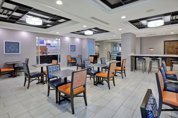 Hotel 5 of 75