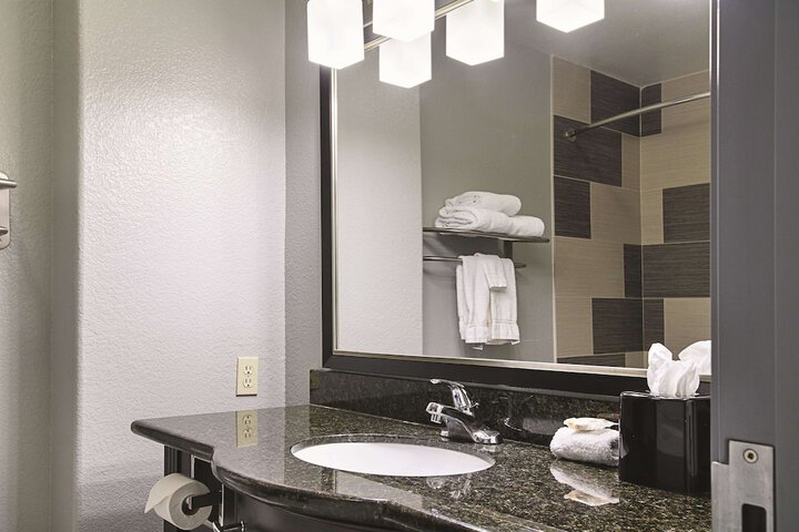 La Quinta Inn & Suites by Wyndham Dallas - Hutchins