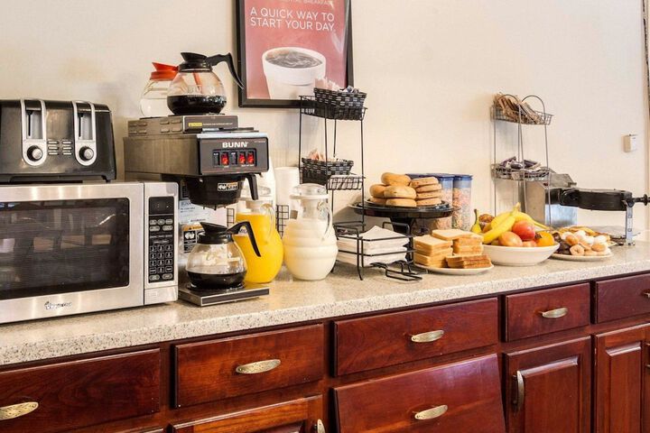 Breakfast/Coffee Service 21 of 23