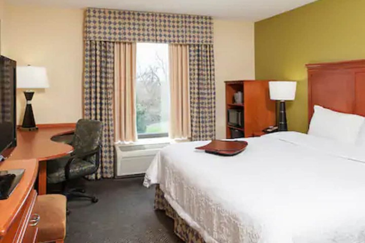 Room 9 of 20