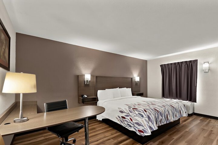 Room 13 of 36