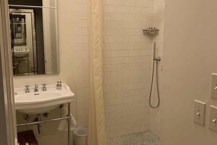 Room 82 of 98