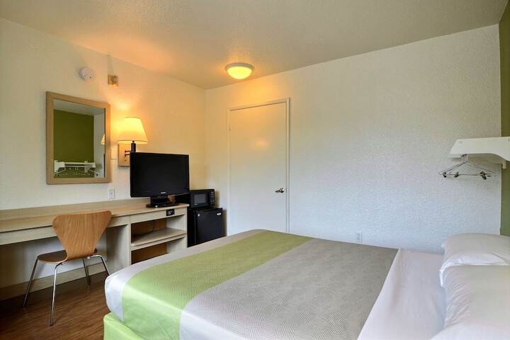 Room 13 of 24