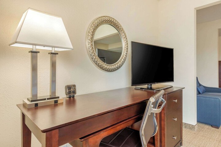 Room 28 of 52