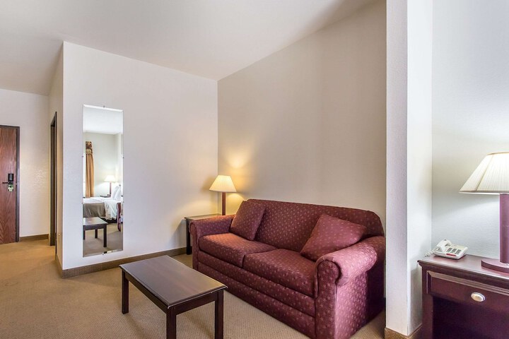 Quality Inn & Suites Guymon East