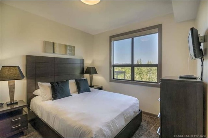 Room 15 of 16