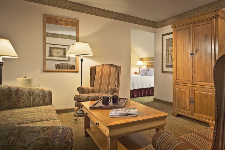 Room 13 of 19