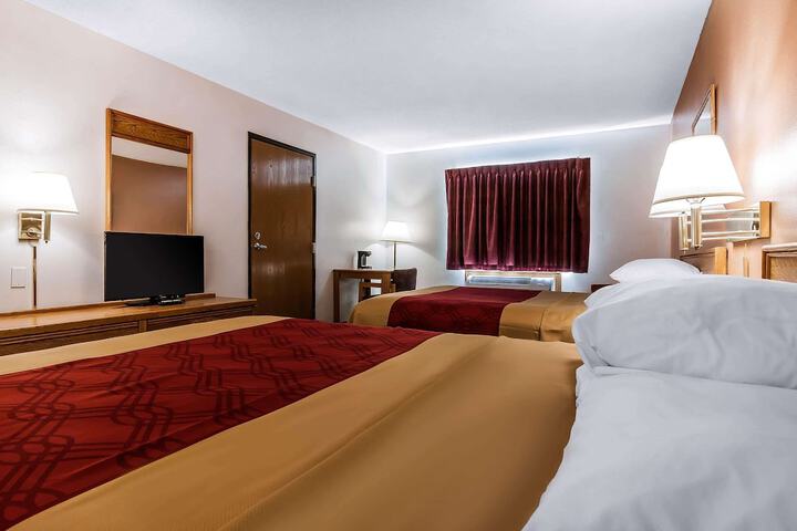 Room 16 of 35