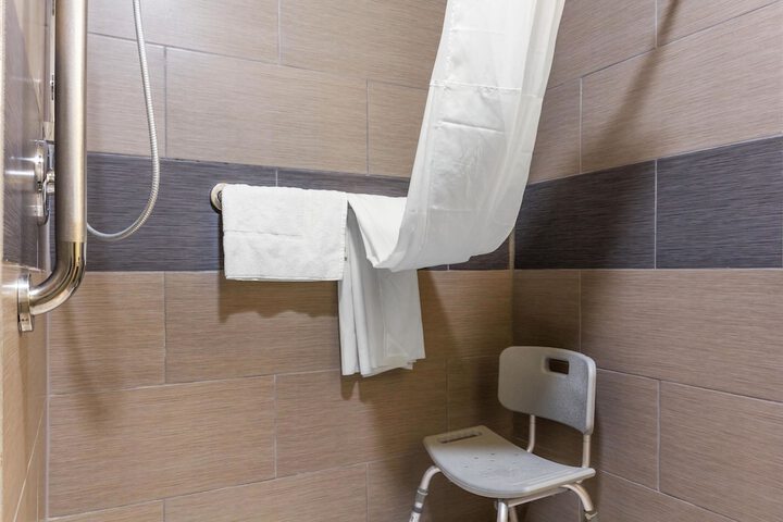 Room 7 of 27