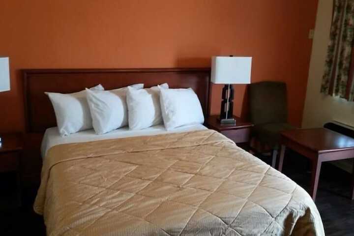 Room 18 of 25