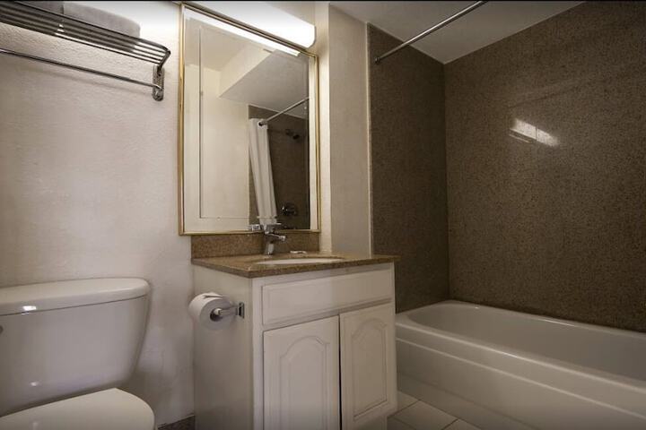 Room 14 of 18