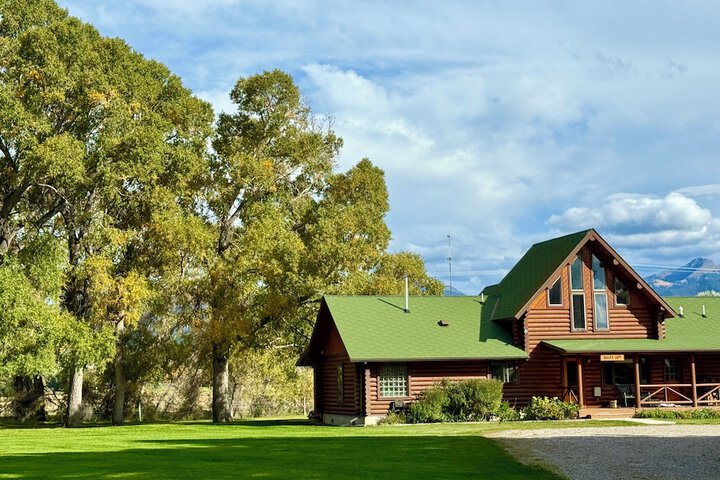 El Western Cabins & Lodges