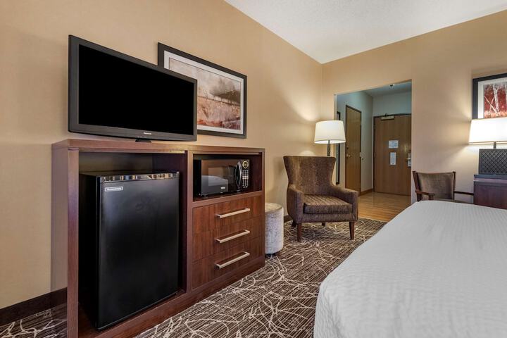 Room 27 of 46
