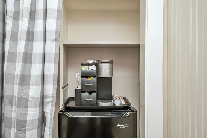 Breakfast/Coffee Service 124 of 153