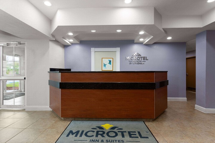 Microtel Inn & Suites by Wyndham Zephyrhills