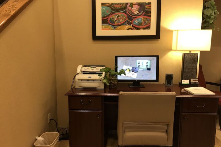 Business Center 72 of 78