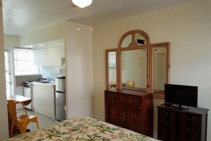 Room 160 of 218