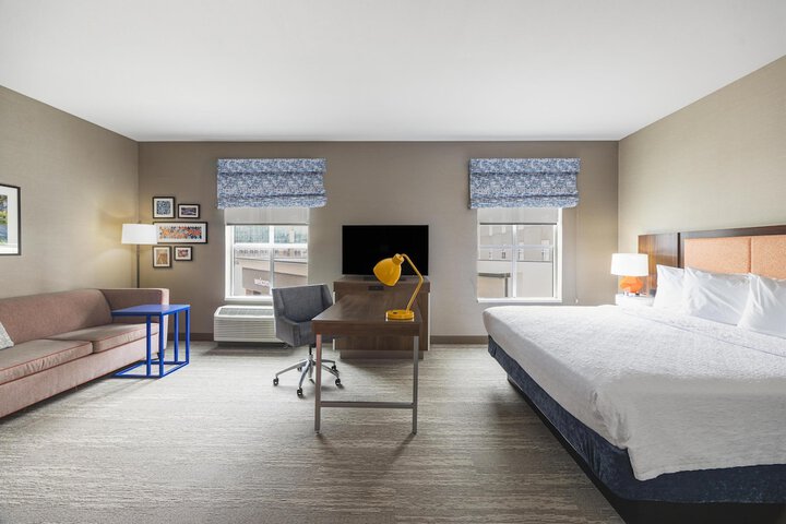 Hampton Inn & Suites Logan