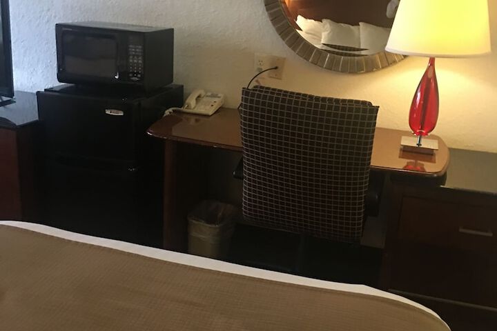 Room 4 of 26