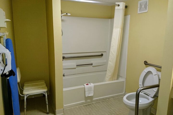 Room 9 of 34