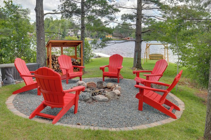 Lakefront Cabin w / Private Dock & Fire Pit!