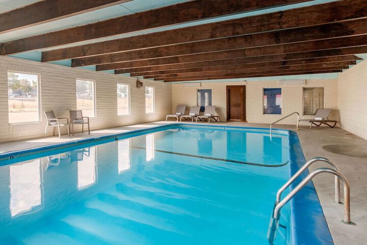 Rodeway Inn & Suites Ontario