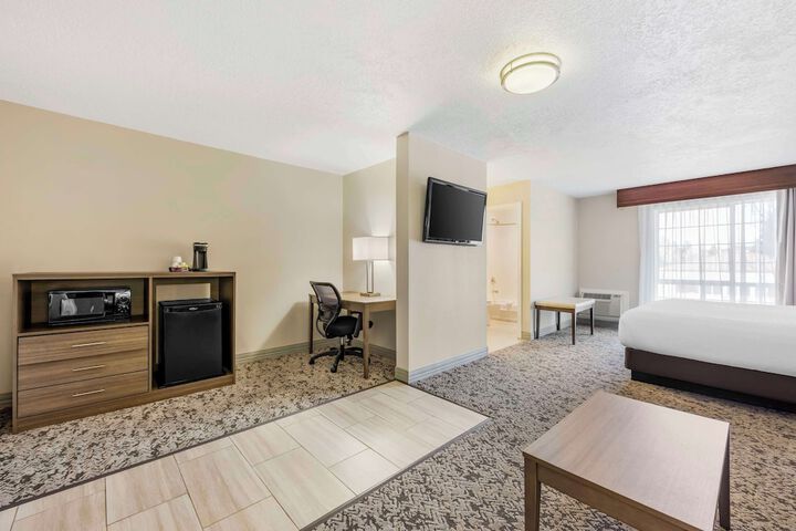Best Western Plus Grand Manor Inn