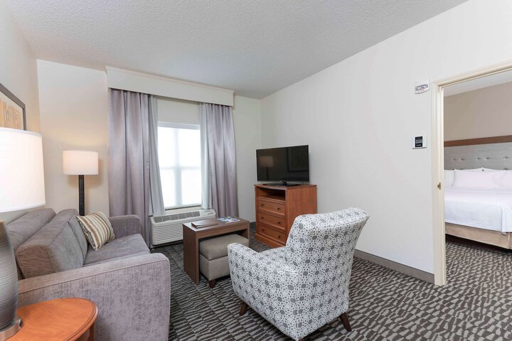 Homewood Suites by Hilton Indianapolis-Airport / Plainfield
