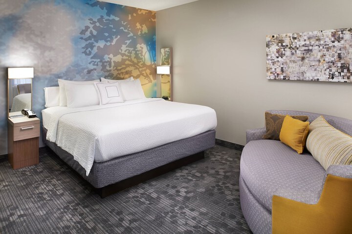 Room 9 of 33