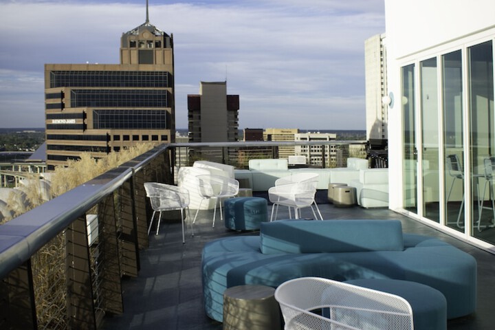 Hu. Hotel