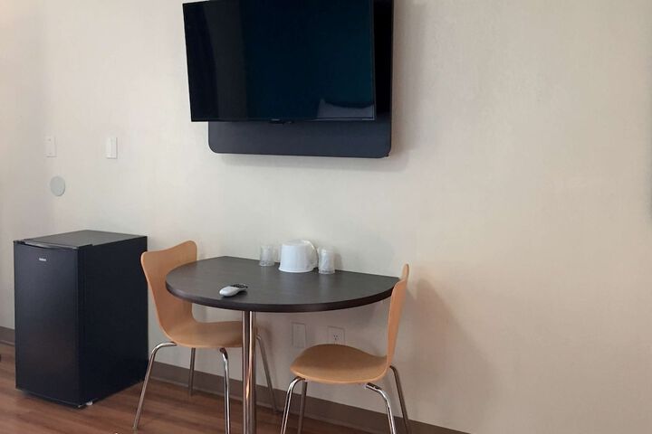 Room 12 of 26