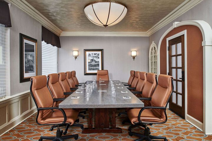 Hotel Alex Johnson Rapid City Curio Collection by Hilton