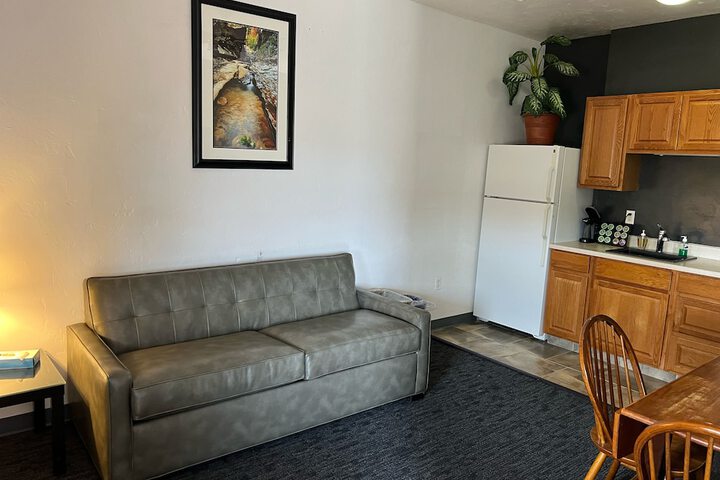 Room 40 of 65
