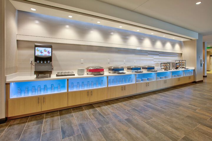 Breakfast/Coffee Service 28 of 33