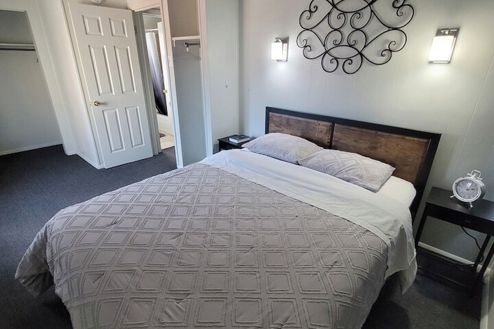 Room 53 of 66