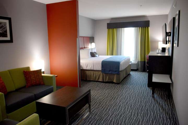 Room 13 of 21