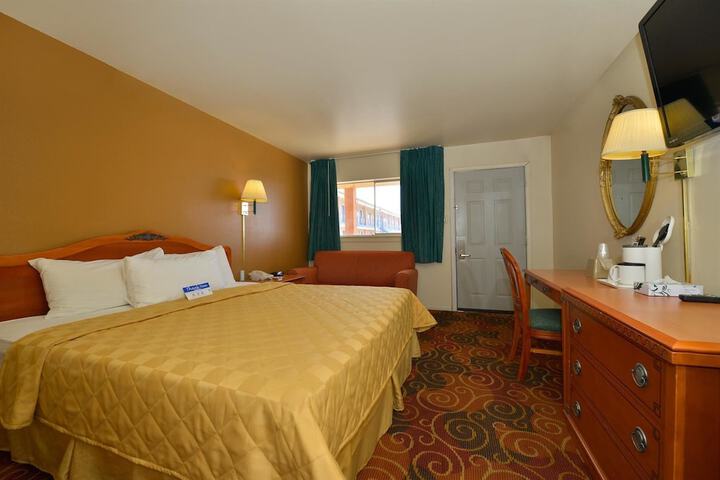 Room 8 of 20
