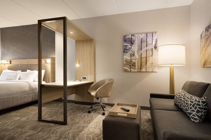 Room 16 of 27