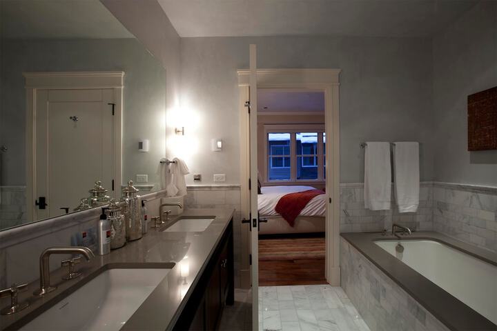 Element 52 Auberge Collection