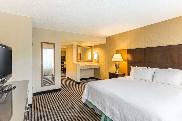 Embassy Suites by Hilton Piscataway Somerset
