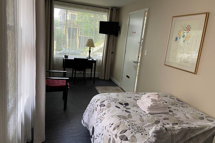 Room 17 of 43