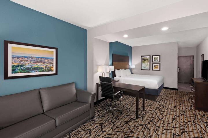Room 33 of 50