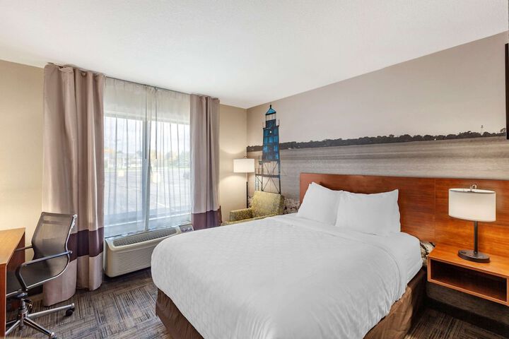 Clarion Pointe Racine - Mount Pleasant