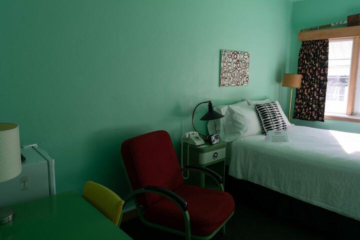 Room 53 of 75