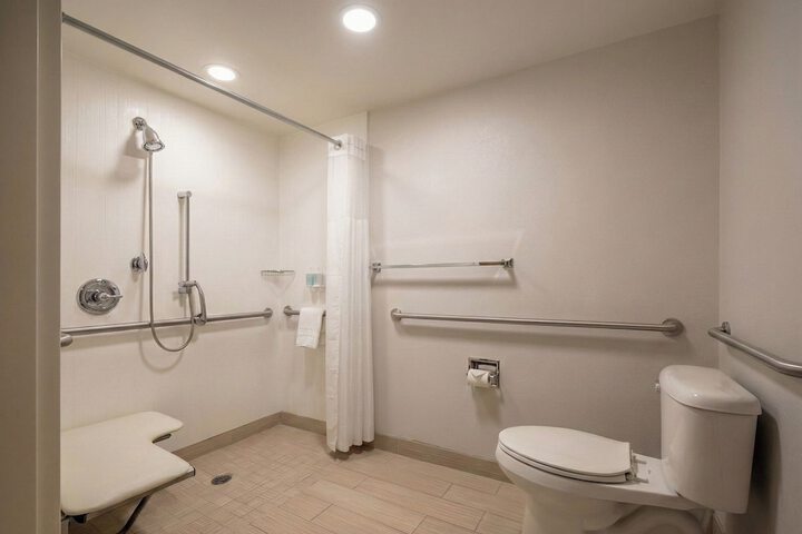 Country Inn & Suites by Radisson Brown Deer - Milwaukee North